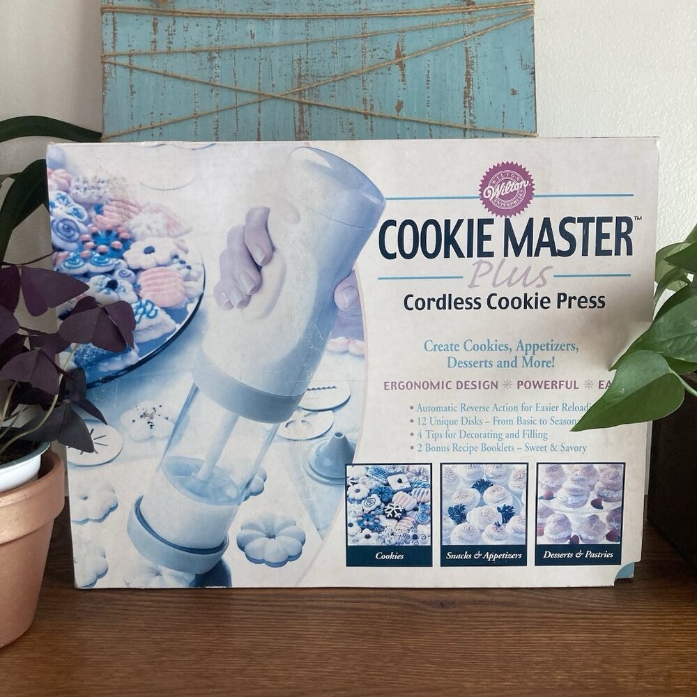 Wilton Cookie Master Plus Cordless Cookie Press Set 2003 New